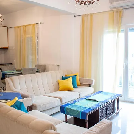 C.16 The Nest #colony Heart Thessaloniki